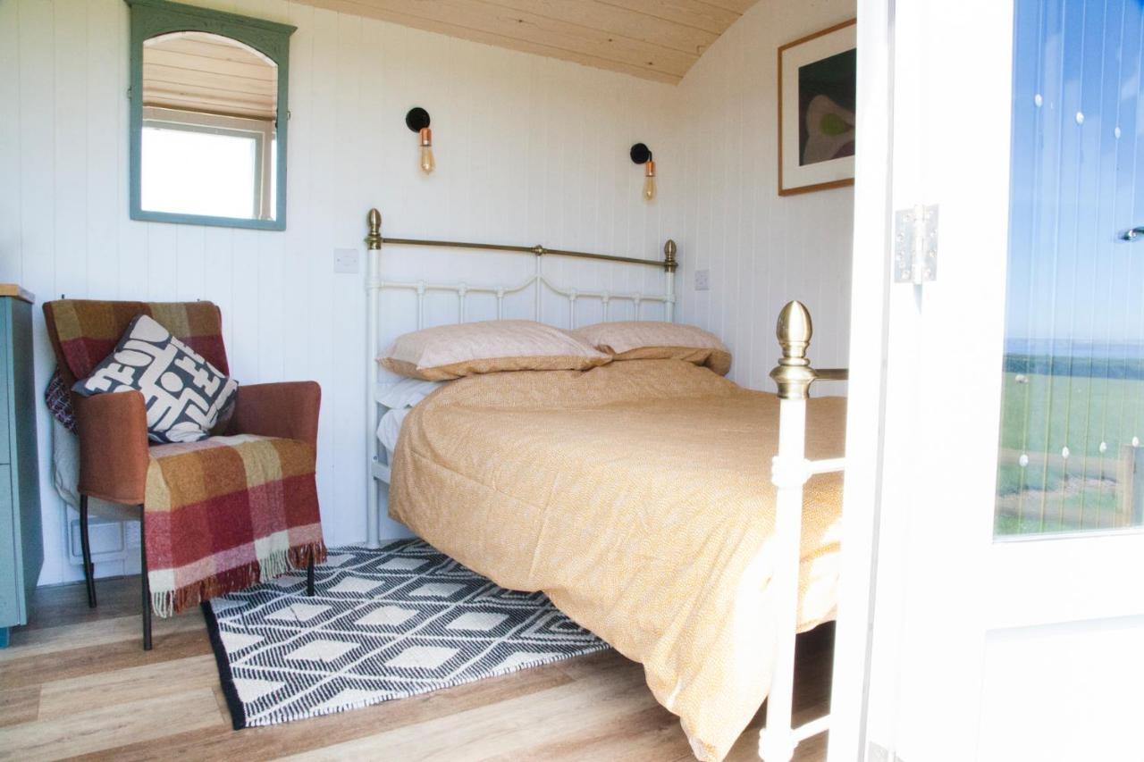 Ewe With A View Sea View Shepherds Huts Breage Экстерьер фото